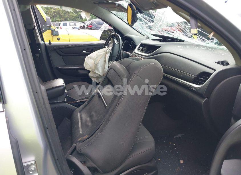 Photo 5 of 2013 Chevrolet Traverse 1LT (VIN 1GNKVGKD5DJ129068)