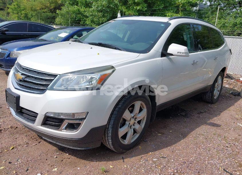 Photo 2 of 2016 Chevrolet Traverse 1LT (VIN 1GNKVGKD5GJ323068)