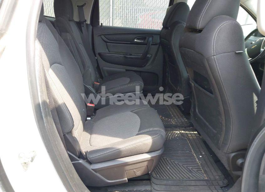 Photo 8 of 2016 Chevrolet Traverse 1LT (VIN 1GNKVGKD5GJ323068)