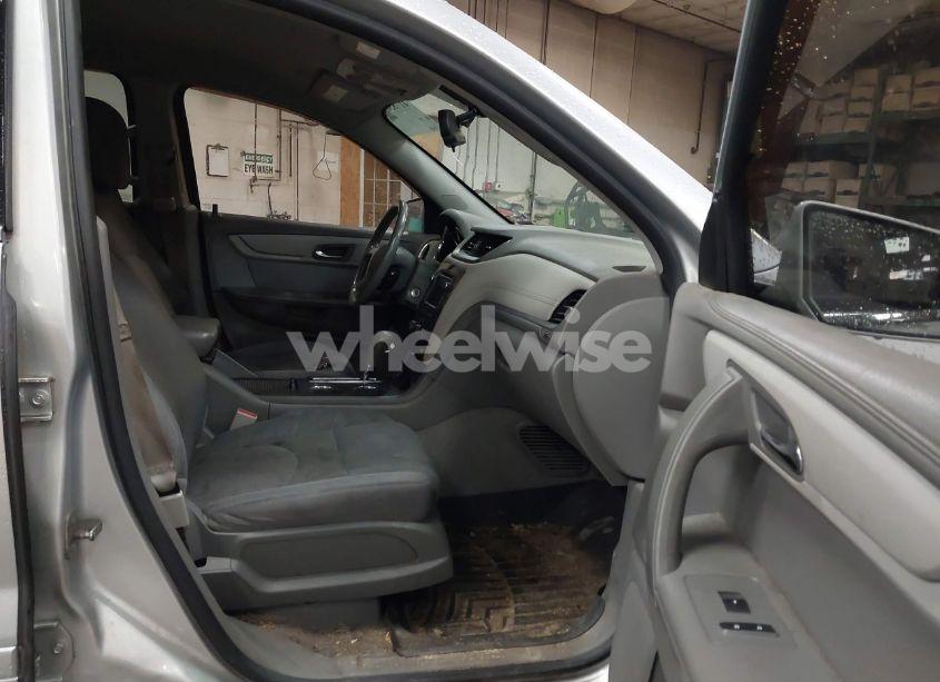 Photo 5 of 2013 Chevrolet Traverse 1LT (VIN 1GNKVGKD8DJ107615)