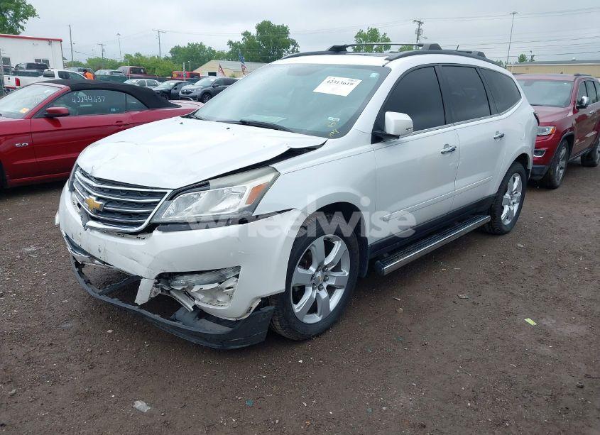 Photo 2 of 2016 Chevrolet Traverse 1LT (VIN 1GNKVGKD8GJ206522)