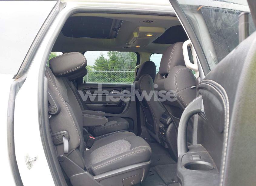 Photo 8 of 2016 Chevrolet Traverse 1LT (VIN 1GNKVGKD8GJ206522)