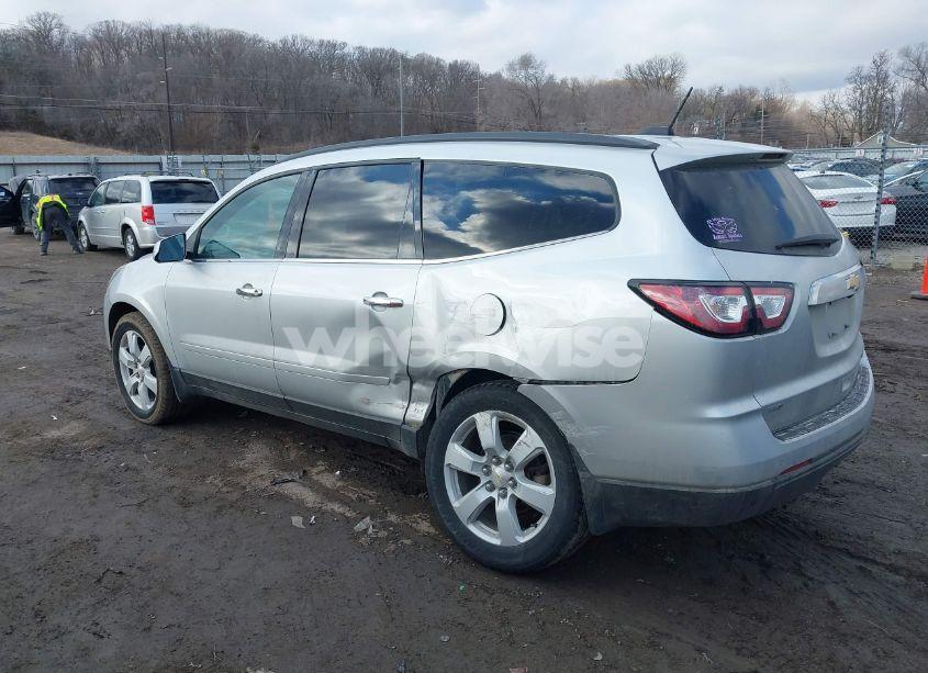 Photo 3 of 2016 Chevrolet Traverse 1LT (VIN 1GNKVGKD8GJ206956)