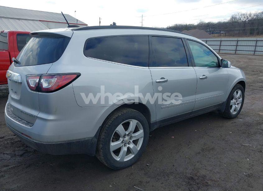 Photo 4 of 2016 Chevrolet Traverse 1LT (VIN 1GNKVGKD8GJ206956)