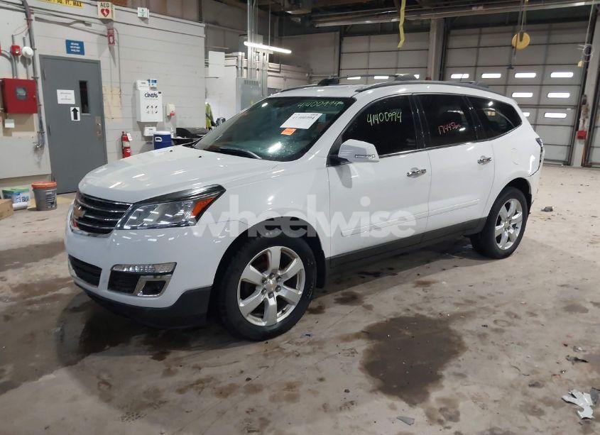 Photo 2 of 2016 Chevrolet Traverse 1LT (VIN 1GNKVGKD9GJ281455)