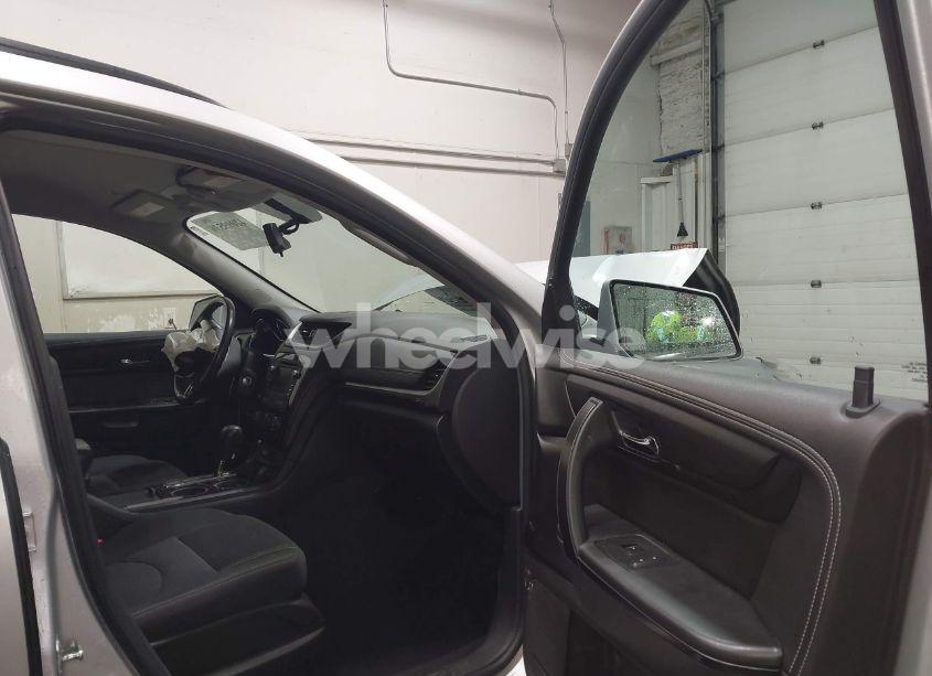 Photo 5 of 2017 Chevrolet Traverse 1LT (VIN 1GNKVGKD9HJ218602)