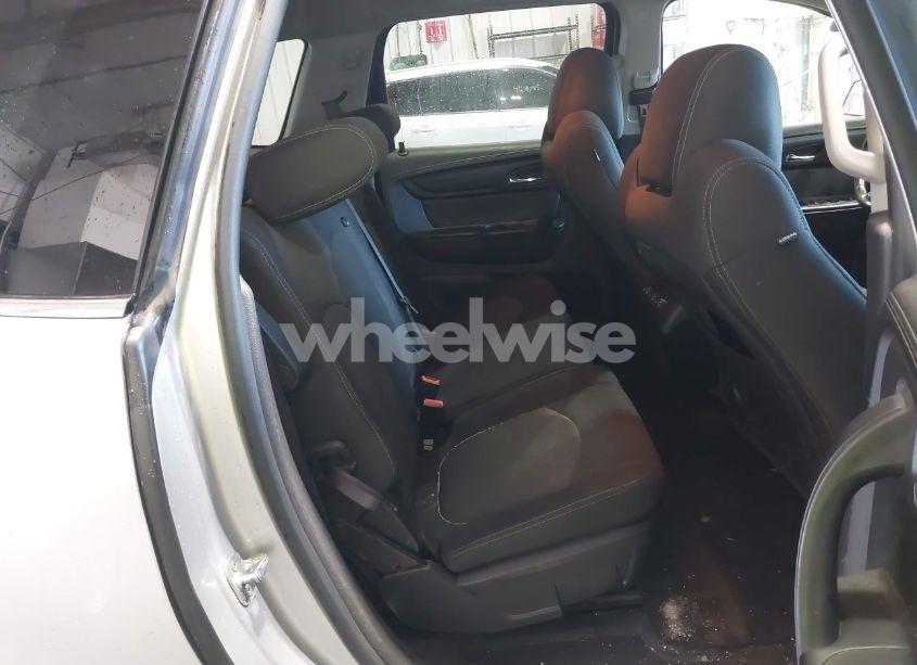 Photo 8 of 2013 Chevrolet Traverse 1LT (VIN 1GNKVGKDXDJ219140)