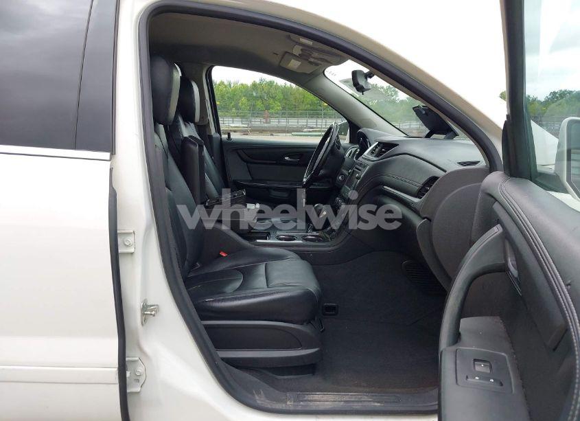 Photo 5 of 2015 Chevrolet Traverse 1LT (VIN 1GNKVGKDXFJ198809)