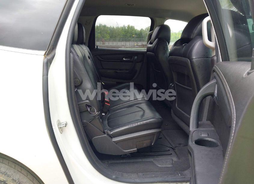 Photo 8 of 2015 Chevrolet Traverse 1LT (VIN 1GNKVGKDXFJ198809)