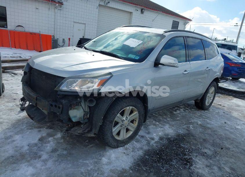 Photo 2 of 2014 Chevrolet Traverse 2LT (VIN 1GNKVHKD0EJ111990)