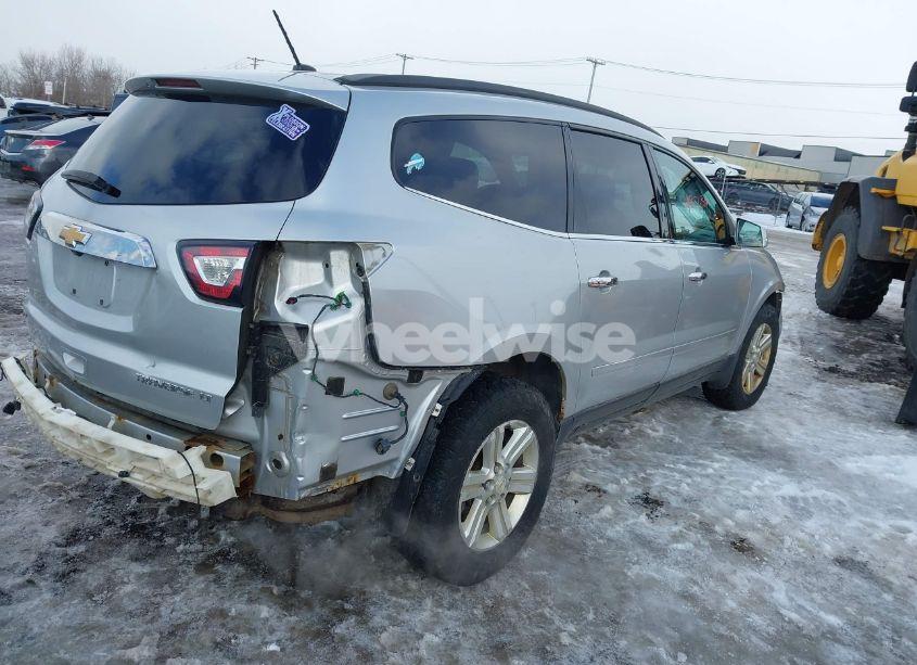 Photo 4 of 2014 Chevrolet Traverse 2LT (VIN 1GNKVHKD0EJ111990)