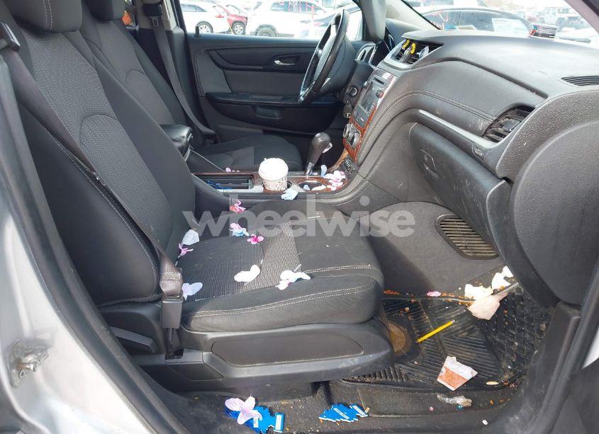 Photo 5 of 2014 Chevrolet Traverse 2LT (VIN 1GNKVHKD0EJ111990)