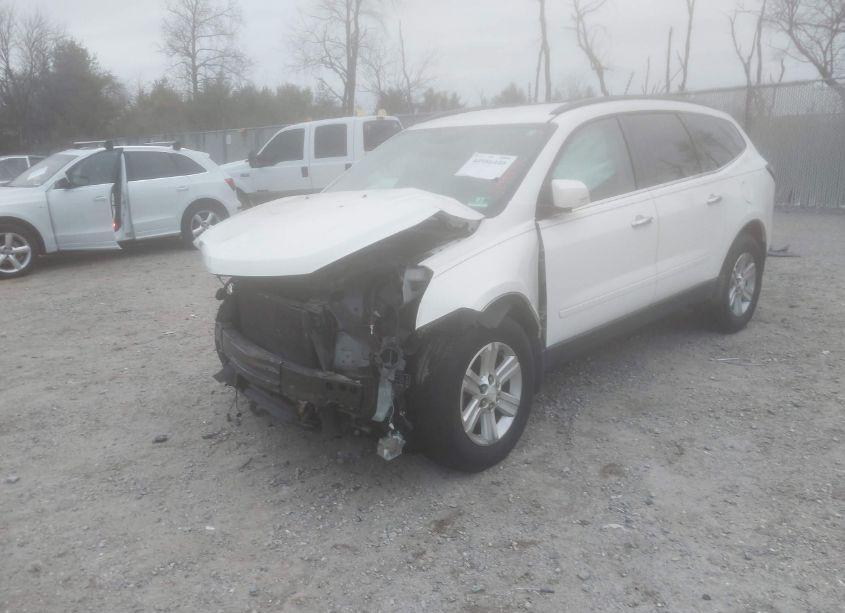 Photo 2 of 2014 Chevrolet Traverse 2LT (VIN 1GNKVHKD0EJ331775)