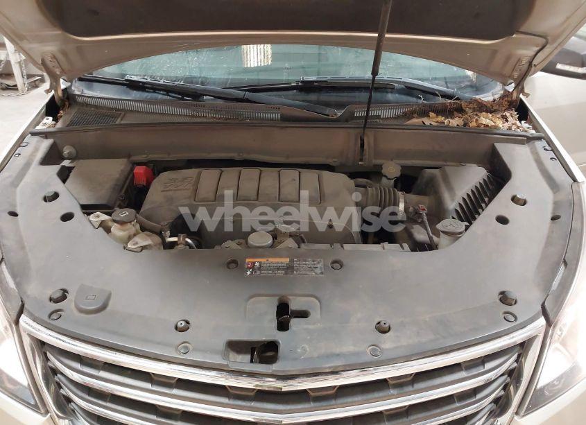 Photo 10 of 2015 Chevrolet Traverse 2LT (VIN 1GNKVHKD0FJ208544)