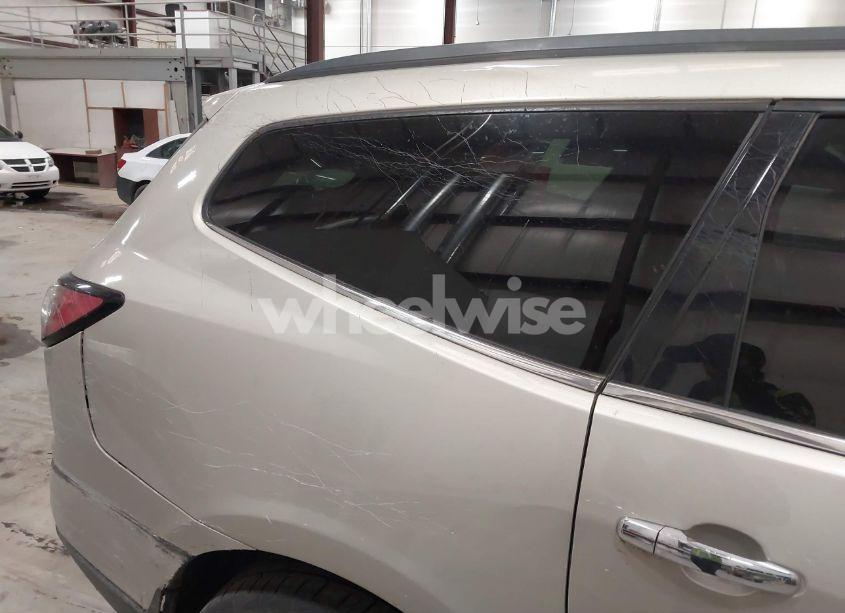 Photo 19 of 2015 Chevrolet Traverse 2LT (VIN 1GNKVHKD0FJ208544)