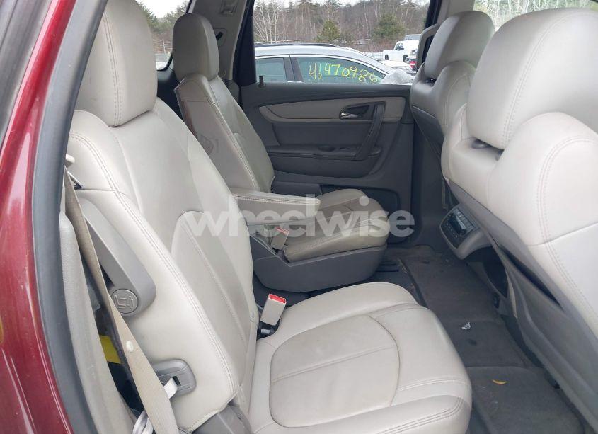 Photo 8 of 2017 Chevrolet Traverse 2LT (VIN 1GNKVHKD0HJ177508)