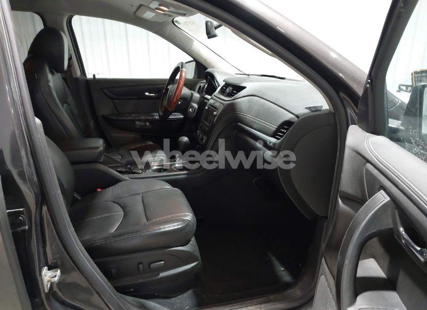 Photo 5 of 2017 Chevrolet Traverse 2LT (VIN 1GNKVHKD0HJ208580)