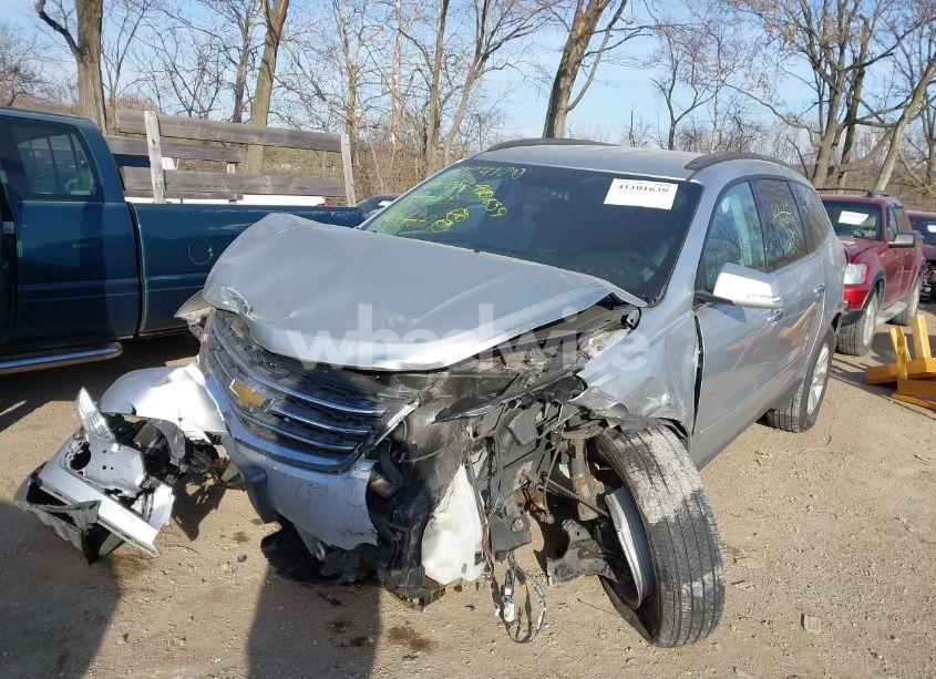 Photo 2 of 2014 Chevrolet Traverse 2LT (VIN 1GNKVHKD1EJ166660)