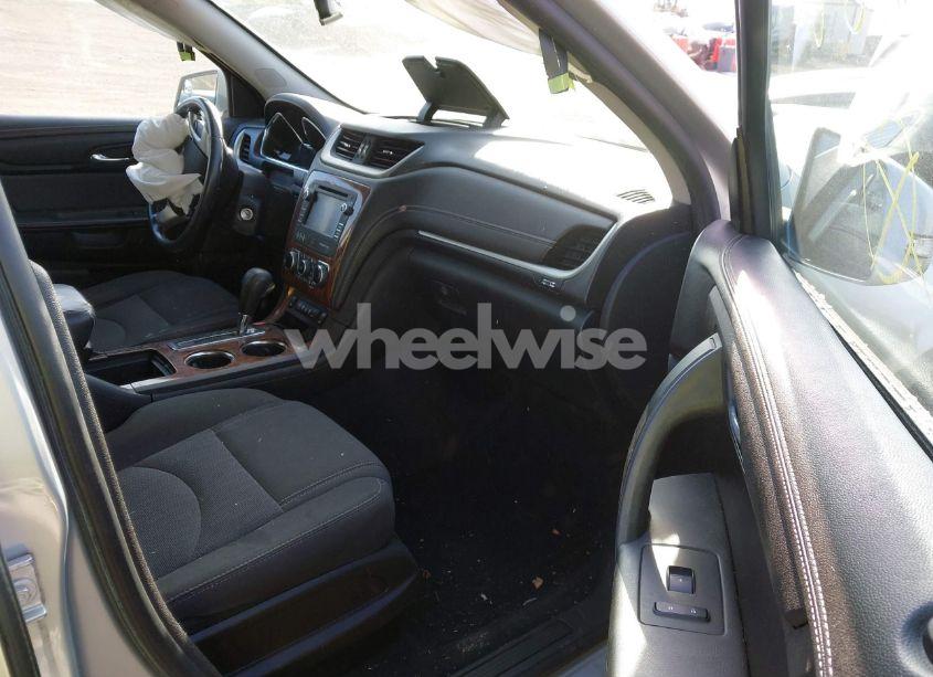 Photo 5 of 2014 Chevrolet Traverse 2LT (VIN 1GNKVHKD1EJ166660)