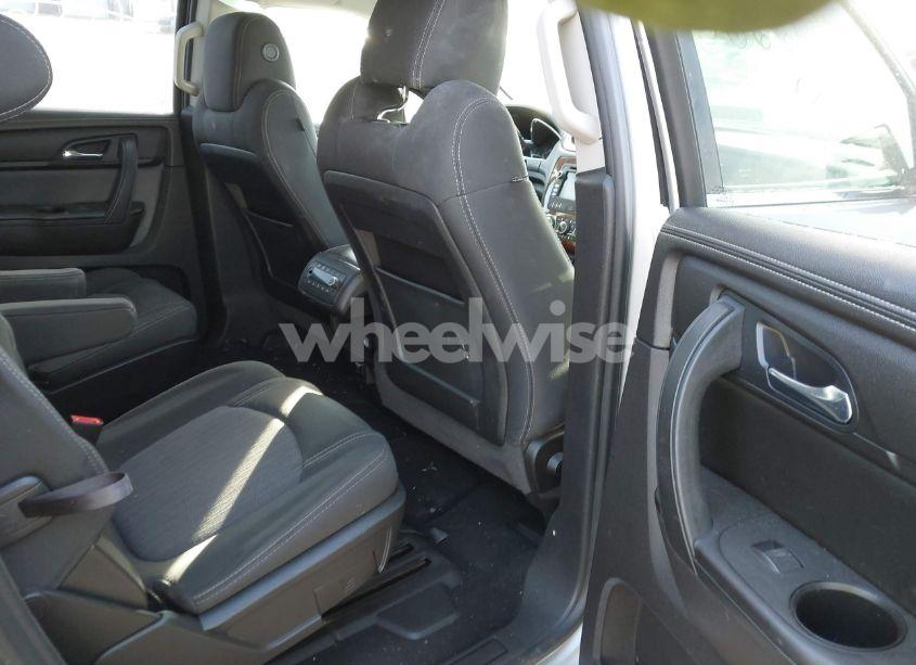 Photo 8 of 2014 Chevrolet Traverse 2LT (VIN 1GNKVHKD1EJ166660)