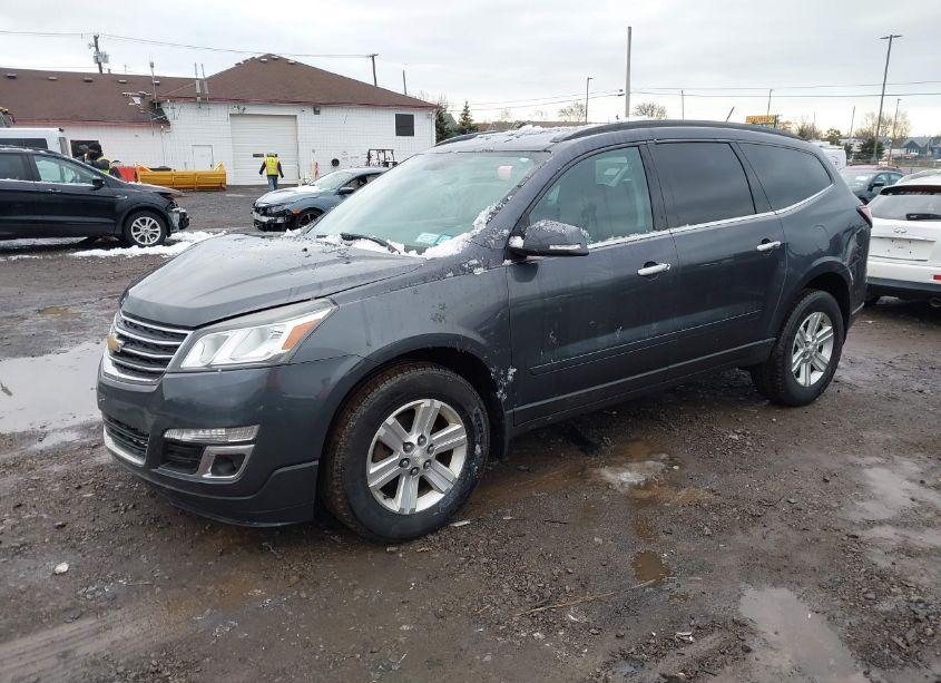 Photo 2 of 2014 Chevrolet Traverse 2LT (VIN 1GNKVHKD1EJ260733)