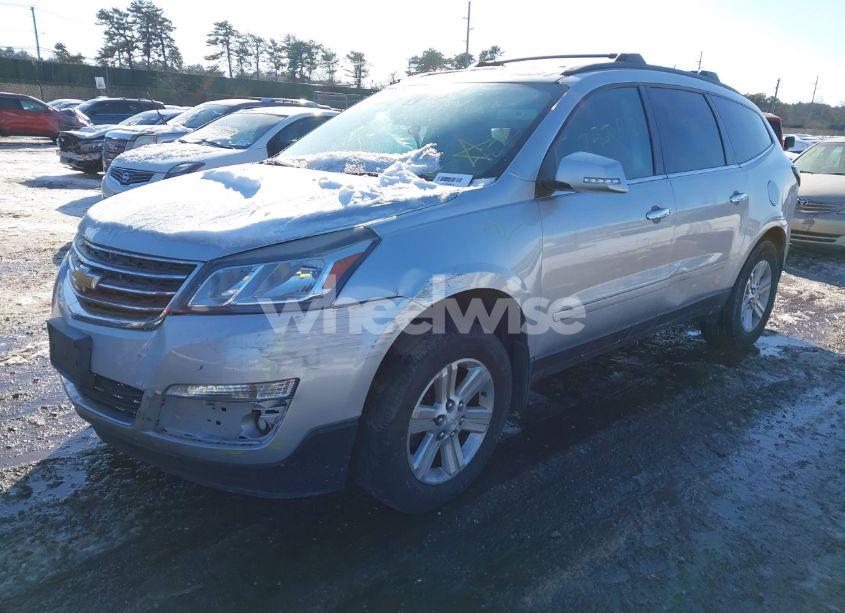 Photo 2 of 2014 Chevrolet Traverse 2LT (VIN 1GNKVHKD1EJ360752)
