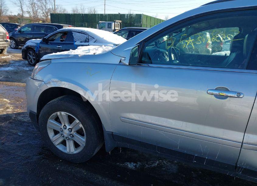 Photo 6 of 2014 Chevrolet Traverse 2LT (VIN 1GNKVHKD1EJ360752)