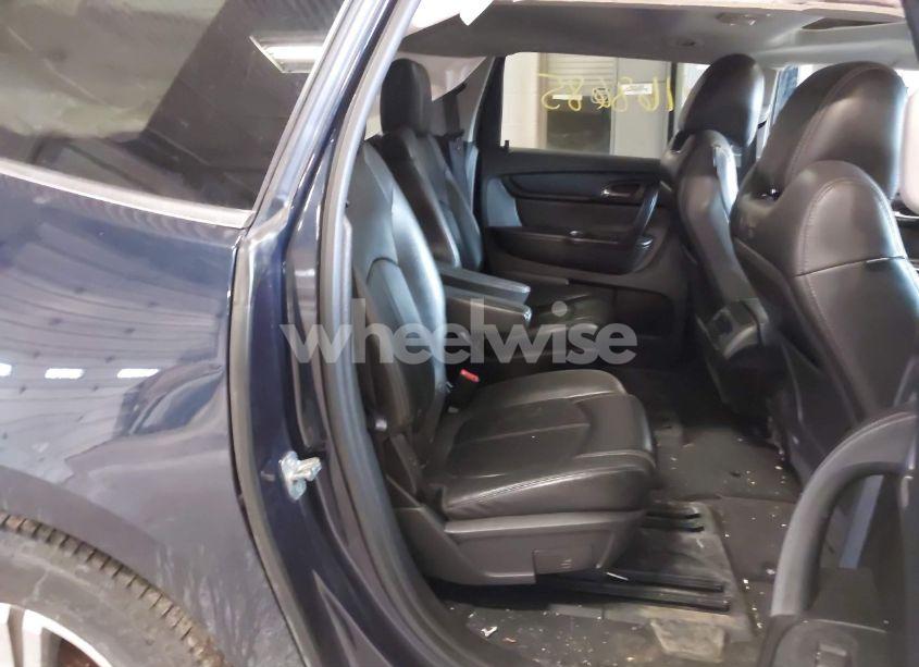 Photo 8 of 2016 Chevrolet Traverse 2LT (VIN 1GNKVHKD1GJ191738)