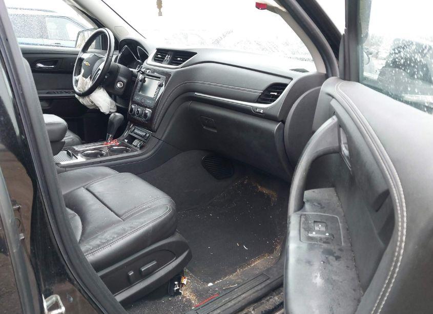 Photo 5 of 2017 Chevrolet Traverse 2LT (VIN 1GNKVHKD1HJ231205)