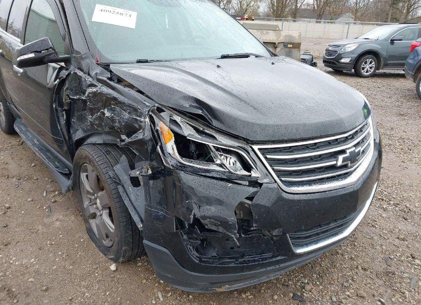 Photo 6 of 2017 Chevrolet Traverse 2LT (VIN 1GNKVHKD1HJ231205)