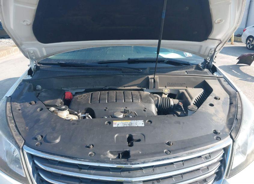 Photo 10 of 2017 Chevrolet Traverse 2LT (VIN 1GNKVHKD1HJ272563)