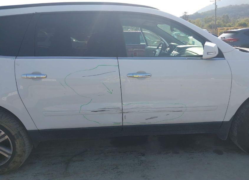 Photo 6 of 2017 Chevrolet Traverse 2LT (VIN 1GNKVHKD1HJ272563)