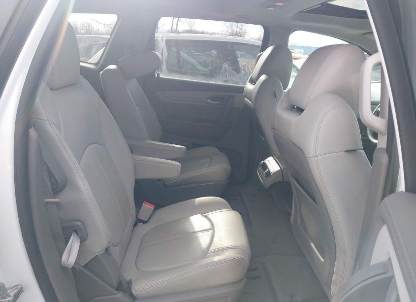 Photo 8 of 2017 Chevrolet Traverse 2LT (VIN 1GNKVHKD1HJ299293)