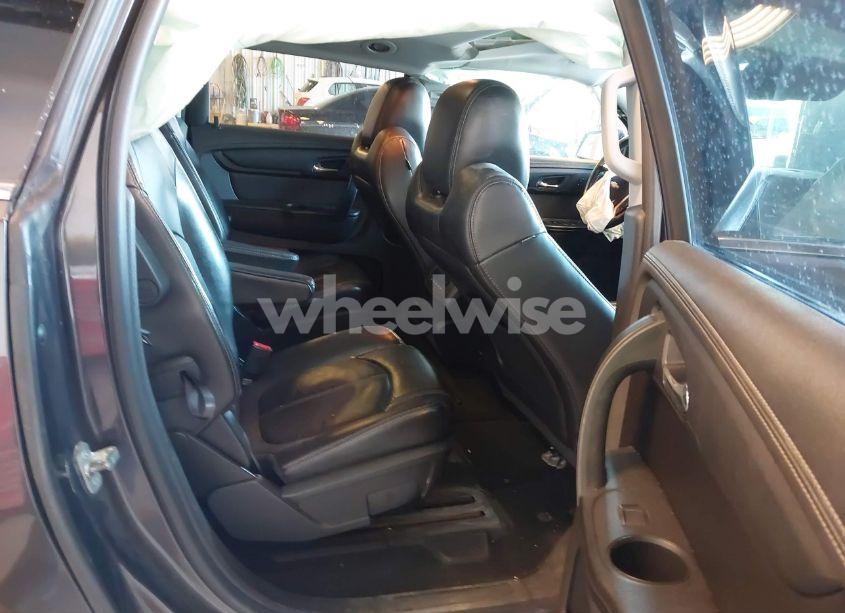 Photo 8 of 2014 Chevrolet Traverse 2LT (VIN 1GNKVHKD2EJ201660)