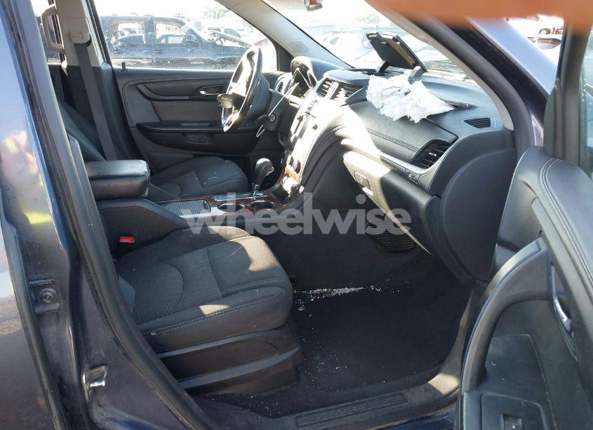 Photo 5 of 2014 Chevrolet Traverse 2LT (VIN 1GNKVHKD2EJ304142)