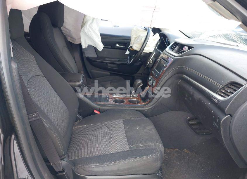 Photo 5 of 2014 Chevrolet Traverse 2LT (VIN 1GNKVHKD2EJ376880)