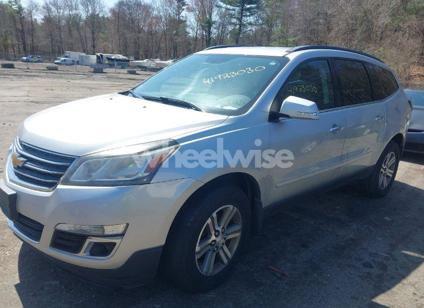 Photo 2 of 2015 Chevrolet Traverse 2LT (VIN 1GNKVHKD2FJ121552)