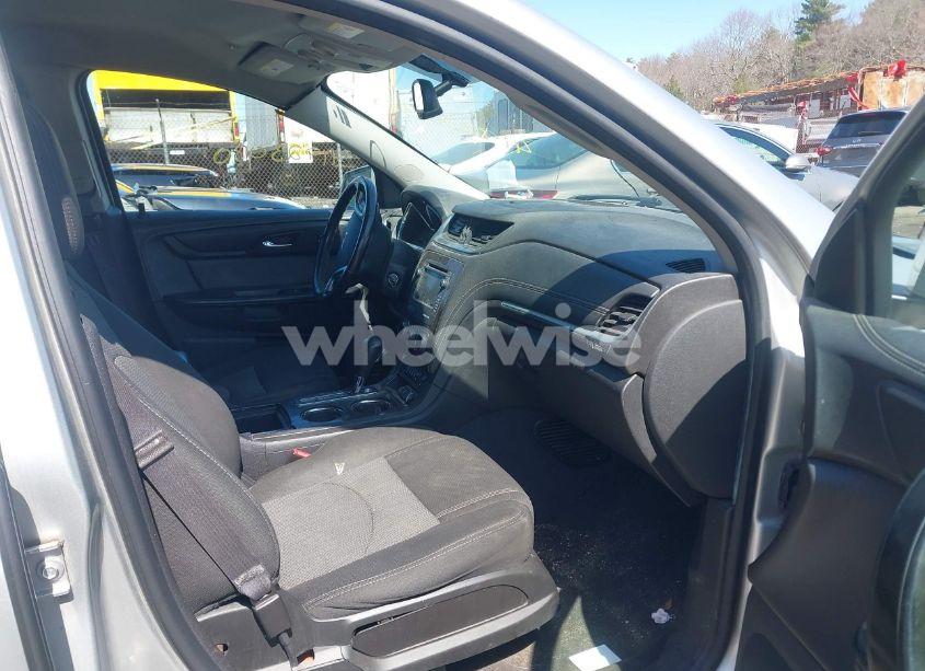 Photo 5 of 2015 Chevrolet Traverse 2LT (VIN 1GNKVHKD2FJ121552)