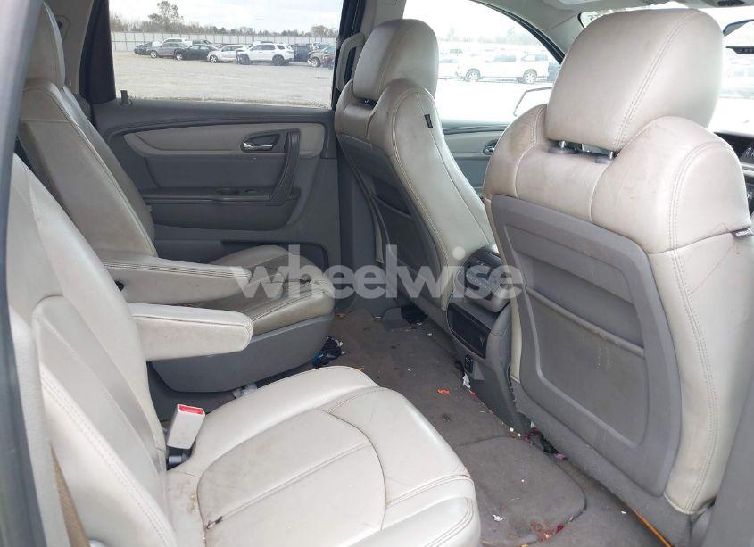 Photo 8 of 2015 Chevrolet Traverse 2LT (VIN 1GNKVHKD2FJ279289)