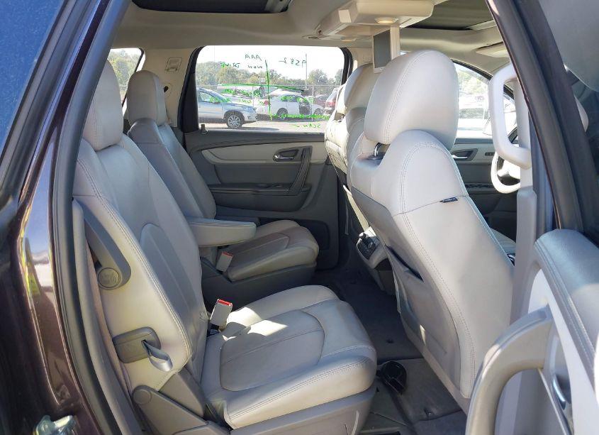 Photo 8 of 2016 Chevrolet Traverse 2LT (VIN 1GNKVHKD2GJ205288)