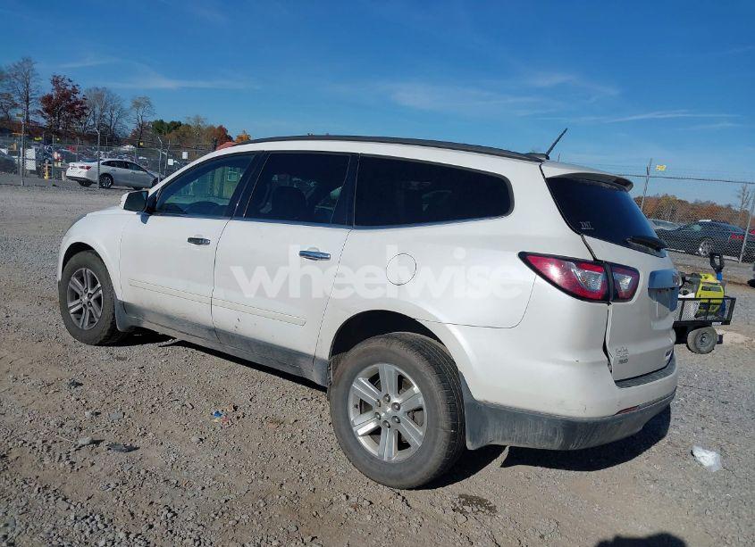 Photo 3 of 2016 Chevrolet Traverse 2LT (VIN 1GNKVHKD3GJ267511)
