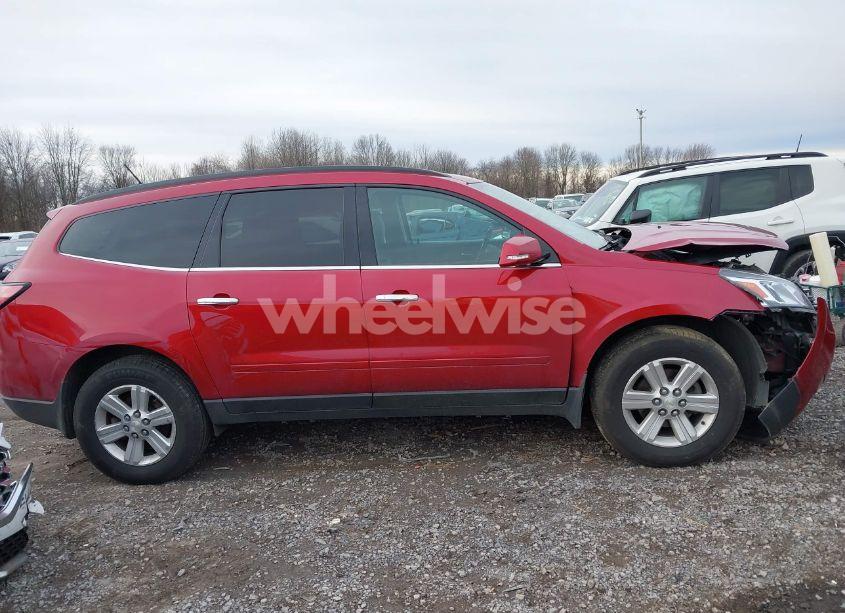 Photo 13 of 2014 Chevrolet Traverse 2LT (VIN 1GNKVHKD4EJ182867)