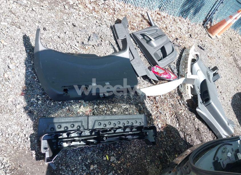 Photo 12 of 2017 Chevrolet Traverse 2LT (VIN 1GNKVHKD4HJ319780)