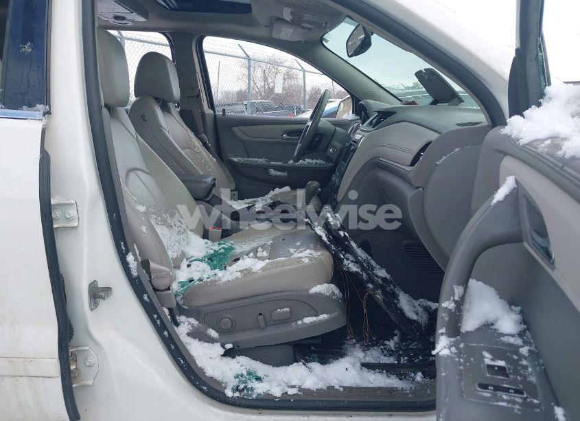 Photo 5 of 2014 Chevrolet Traverse 2LT (VIN 1GNKVHKD5EJ162269)