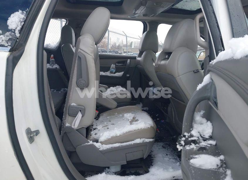 Photo 8 of 2014 Chevrolet Traverse 2LT (VIN 1GNKVHKD5EJ162269)