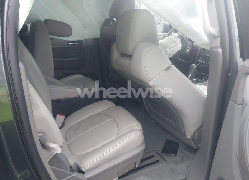 Photo 8 of 2014 Chevrolet Traverse 2LT (VIN 1GNKVHKD5EJ302353)