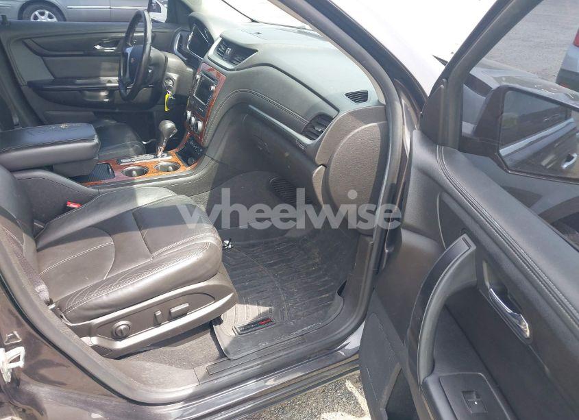 Photo 5 of 2014 Chevrolet Traverse 2LT (VIN 1GNKVHKD5EJ328726)