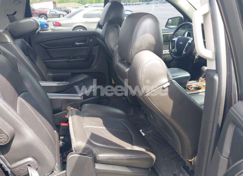 Photo 8 of 2014 Chevrolet Traverse 2LT (VIN 1GNKVHKD5EJ328726)