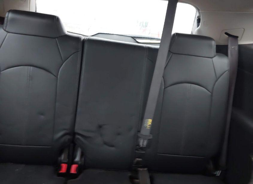 Photo 18 of 2015 Chevrolet Traverse 2LT (VIN 1GNKVHKD5FJ279402)