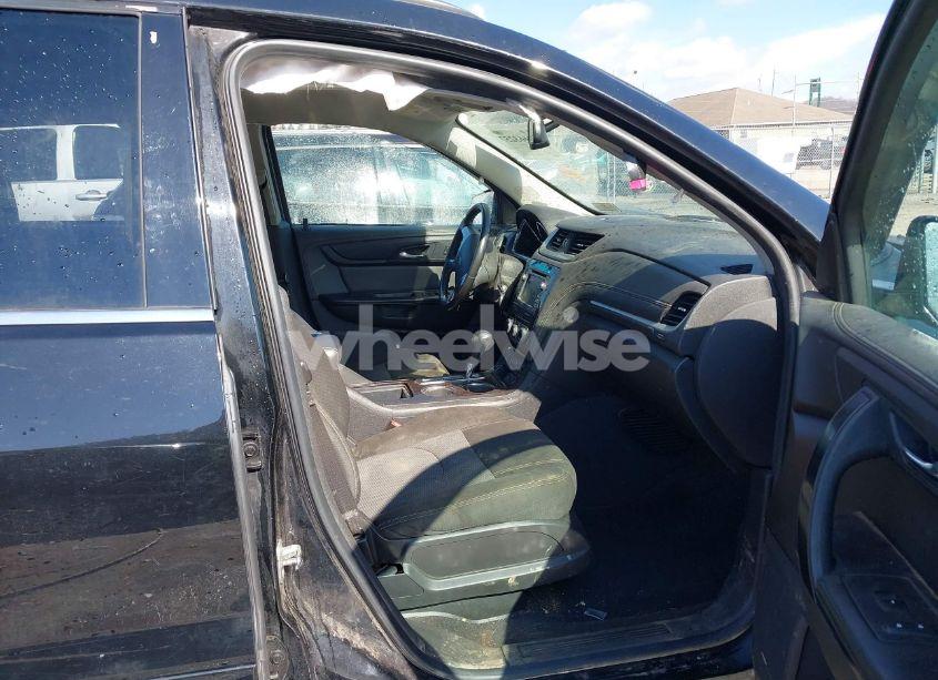 Photo 5 of 2017 Chevrolet Traverse 2LT (VIN 1GNKVHKD5HJ128739)